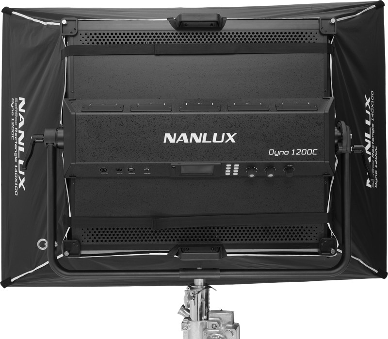 Осв. прибор NANLUX DYNO 1200W LED Soft panel SET (Panel, softbox, Octa, Eggcrate, barndoors, flightcase)